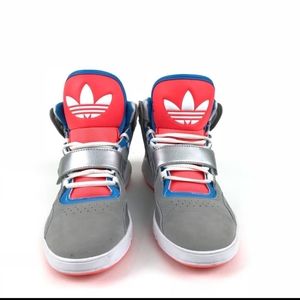 🔥 Womens Adidas Roundhouse Hi-Tops (GUC)